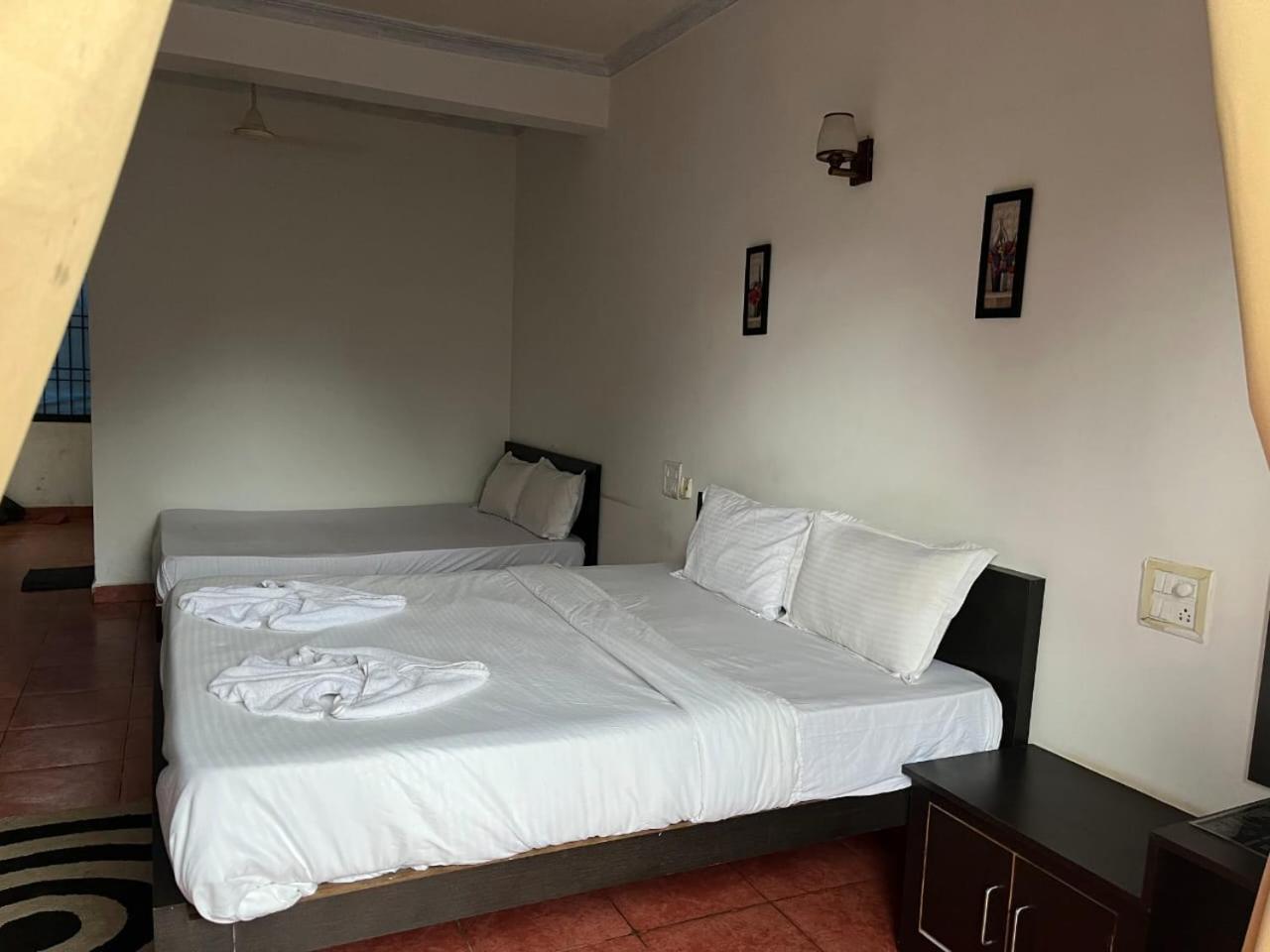 Hotel Pleasure Inn Near Turtle Beach Morjim Manage By Ld Group Of Hospitality Eksteriør billede