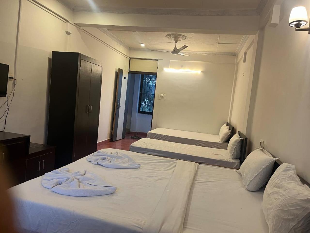 Hotel Pleasure Inn Near Turtle Beach Morjim Manage By Ld Group Of Hospitality Eksteriør billede