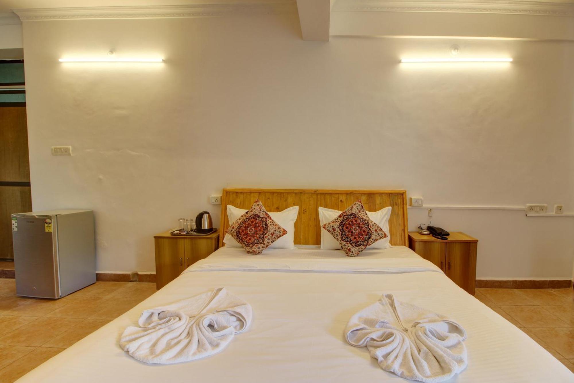 Hotel Pleasure Inn Near Turtle Beach Morjim Manage By Ld Group Of Hospitality Eksteriør billede
