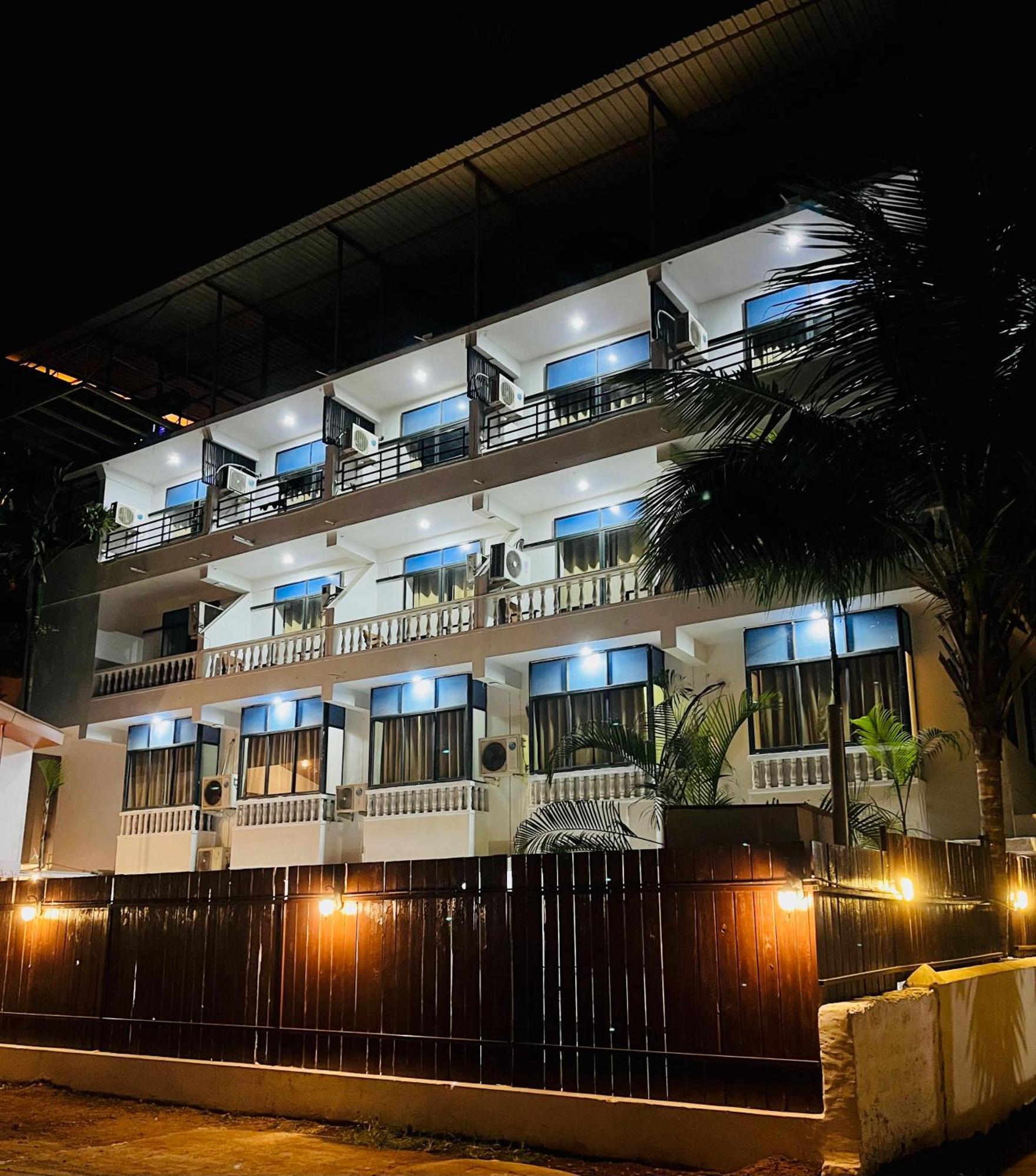 Hotel Pleasure Inn Near Turtle Beach Morjim Manage By Ld Group Of Hospitality Eksteriør billede